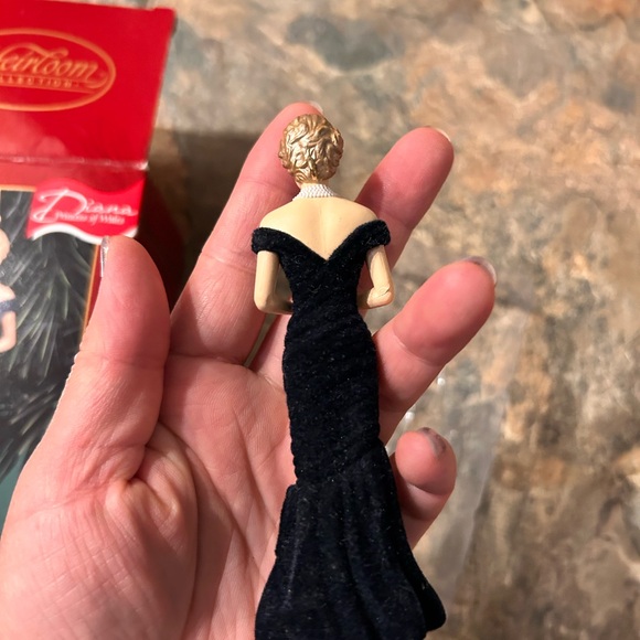 Diana, Princess of Wales ornament. - Picture 4 of 8